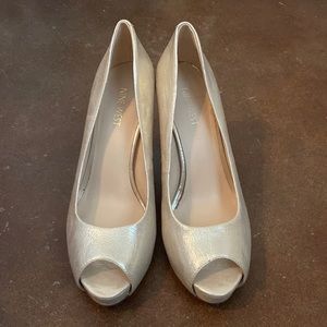 Nine West Gold peep toe heels